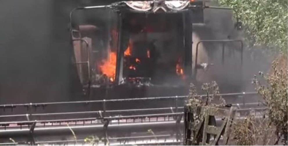 Incendio de una cosechadora sobre la Ruta 46: trabajaron Bomberos Voluntarios de Bragado