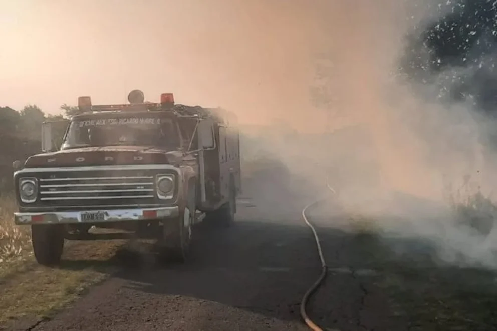 Bomberos de Merlo volvieron a advertir sobre los incendios en pastizales