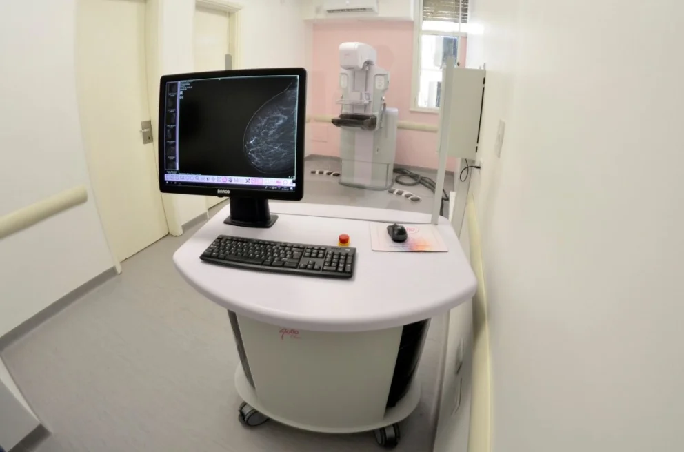 El Hospital Posadas inauguró una nueva sala de mamografía con equipamiento de última generación