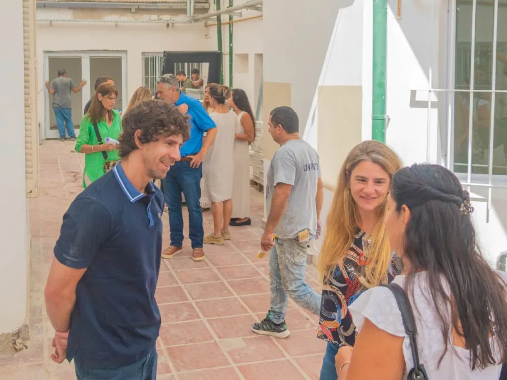 Andreotti visitó la obra de renovación de la Escuela Especial N°503