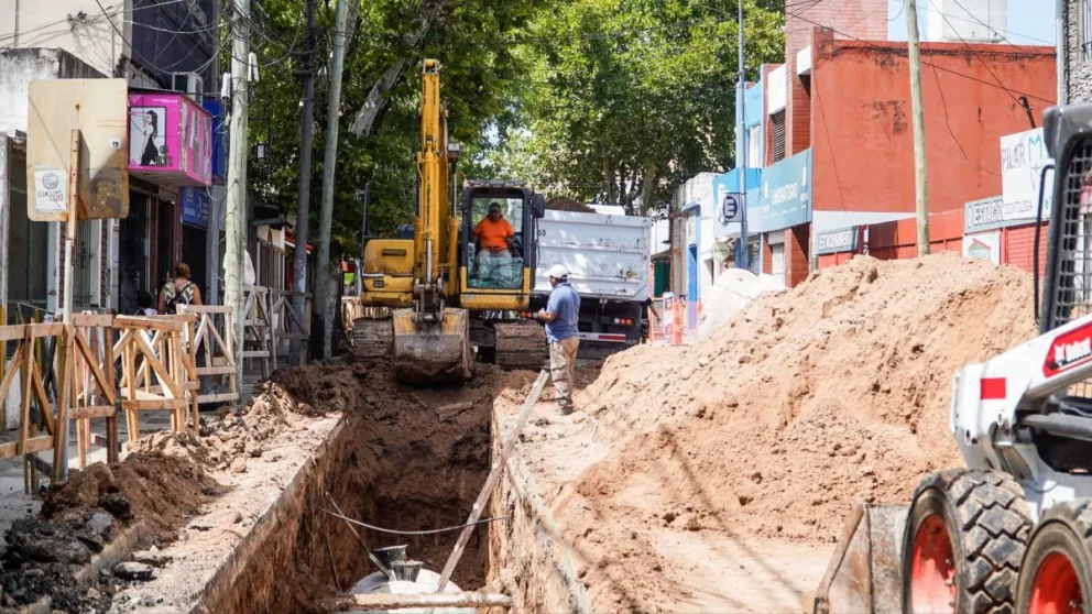 Continúa la cuarta etapa de saneamiento hidráulico en Pilar