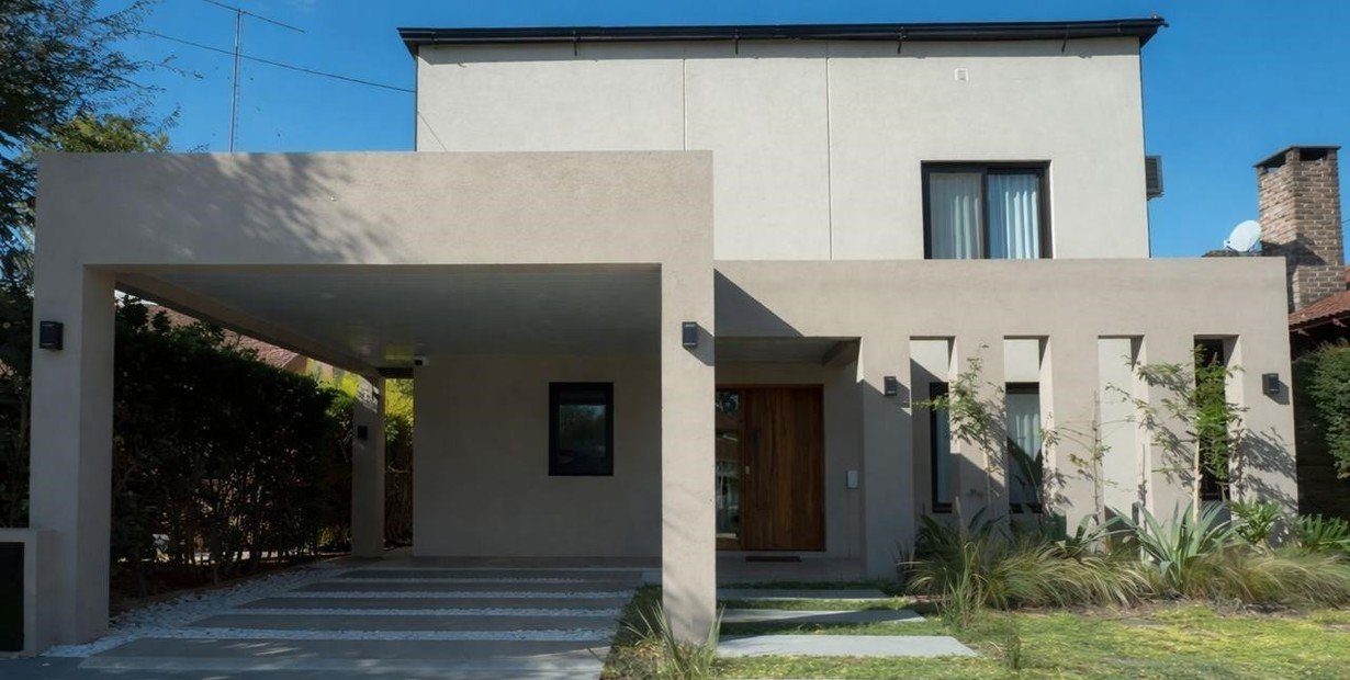 Manuel Adorni aclaró las denuncias sobre su casa en el country