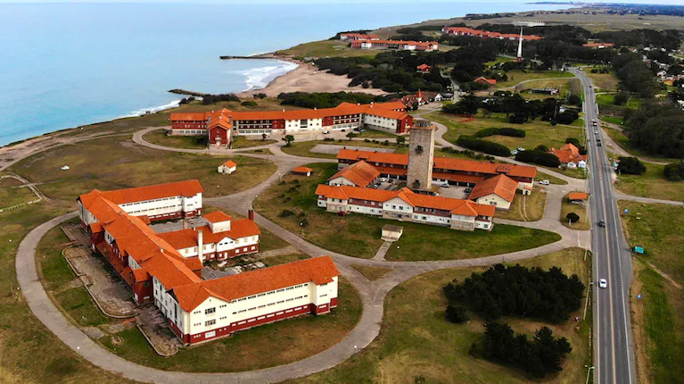 Gobierno anuncia privatizacion del complejo turistico de Chapadmalal