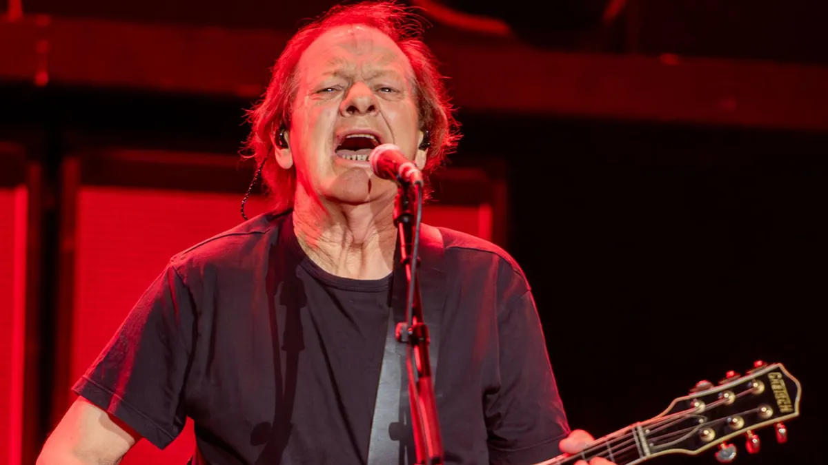 Stevie Young de AC/DC recibió el alta médica tras internación en Argentina