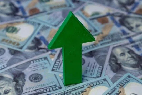 El dólar oficial volvió a subir y cerró en $1.400 para la venta