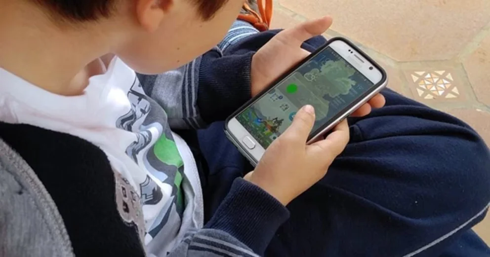 "Infancia sin celular": en Hurlingham brindarán una charla para repensar el uso de pantallas en chicos