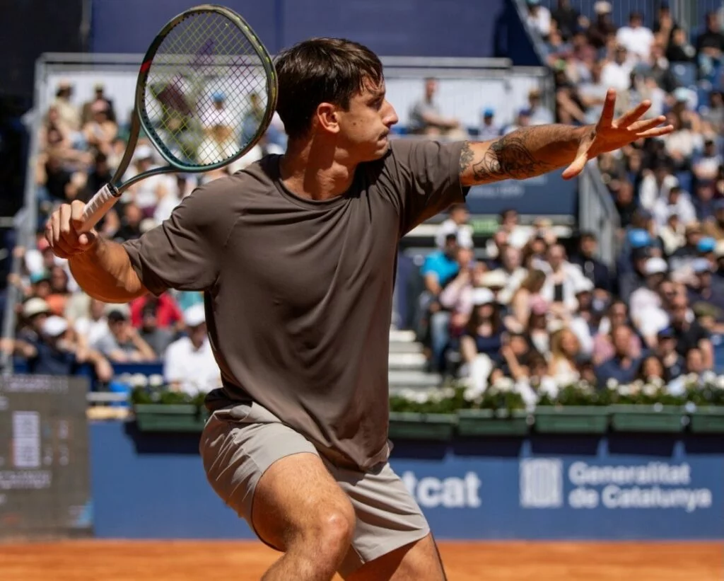 Ugo Carabelli logró un gran triunfo ante Khachanov en el ATP 500 de Barcelona