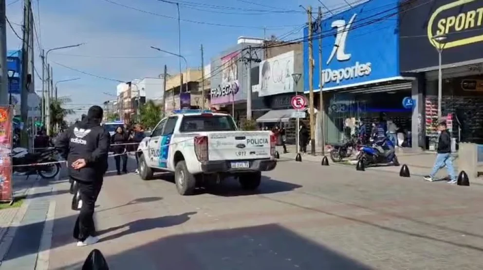 Violento intento de robo en Laferrere: tiroteo en una joyería dejó un jubilado herido