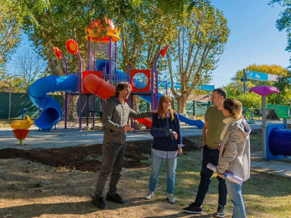Andreotti recorrió la última etapa de obra de un nuevo parque alrededor del Tren de la Costa