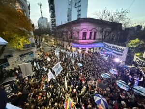 El peronismo de Lomas se movilizó en apoyo a Cristina: «Lo que hiciste en Lomas no se olvida en la vida»