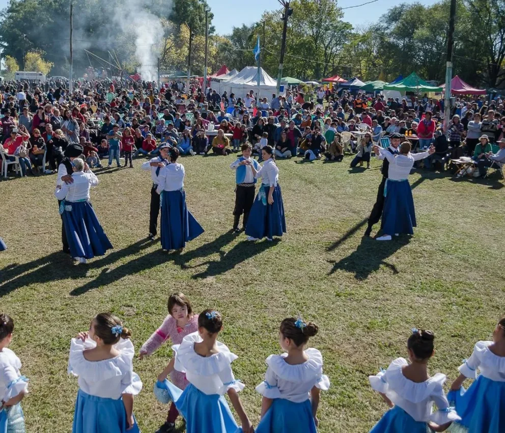 La Revolución de Mayo se vive en el Oeste: pericón, peñas y tradición en diferentes puntos