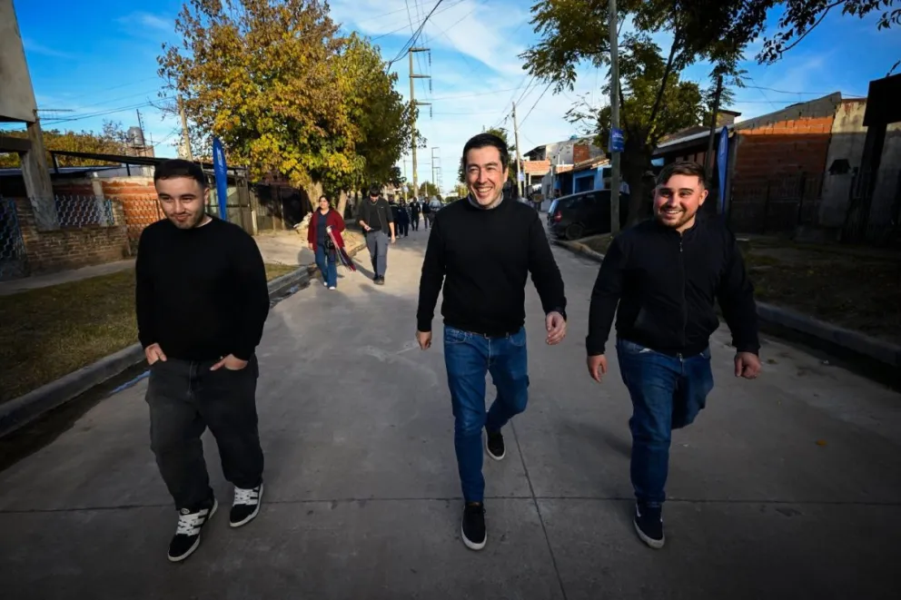 Nardini inauguró nuevas cuadras de pavimento en el Barrio Iparraguirre