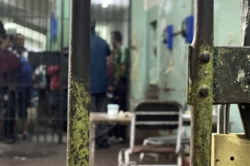 Un preso murio apunalado en carcel de Salta y buscan a otro interno