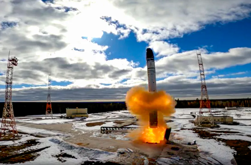 Rusia prueba exitosamente su misil balístico intercontinental Sarmat