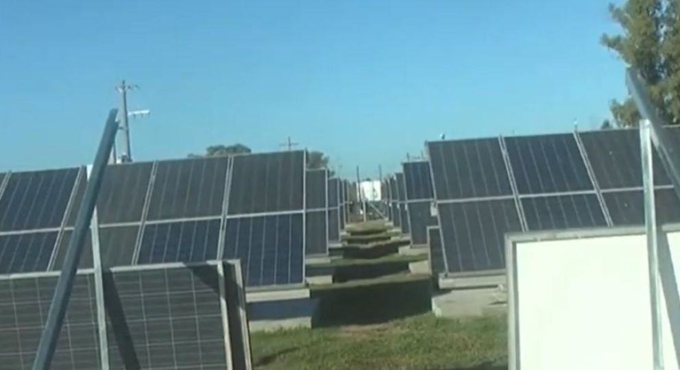 Alberti avanza con su parque solar en un predio que era un basural a cielo abierto