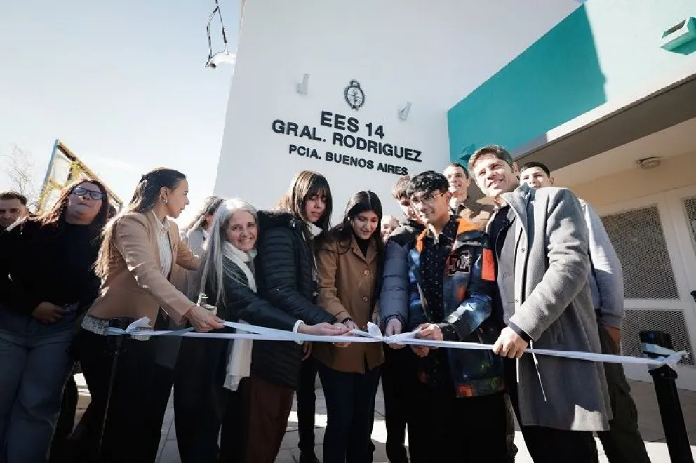 Kicillof inauguró dos nuevos edificios para escuelas secundarias en General Rodríguez