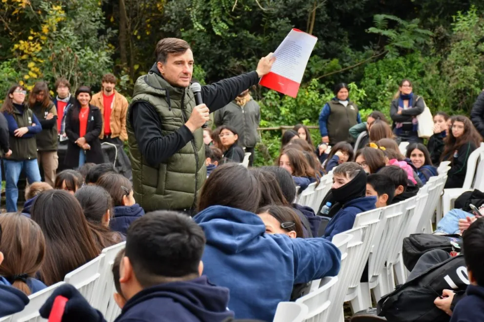 Más de 1.400 estudiantes realizaron el Compromiso Ambiental en Morón