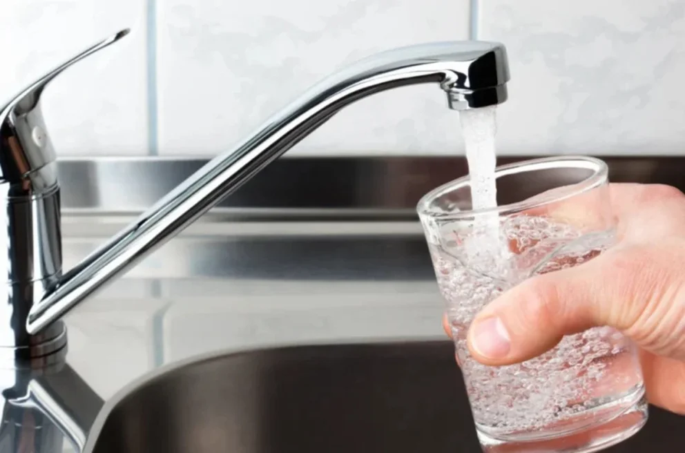 Por trabajos de mantenimiento, AySA alertó por una posible falta de agua en Merlo