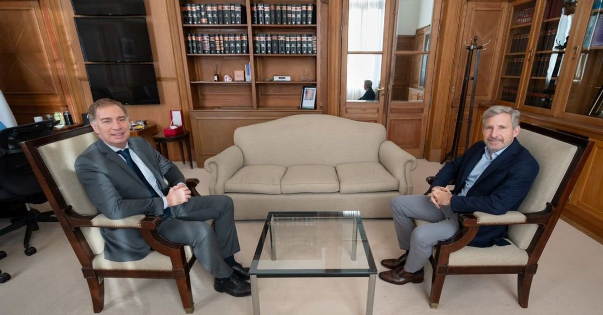Santilli recibió al gobernador Frigerio en Casa Rosada para repasar agenda
