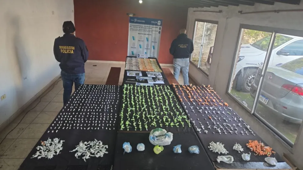 Desarticulan una banda dedicada al narcomenudeo tras tres allanamientos en Grand Bourg