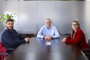 Ferraresi refuerza su armado y acelera reuniones con dirigentes provinciales