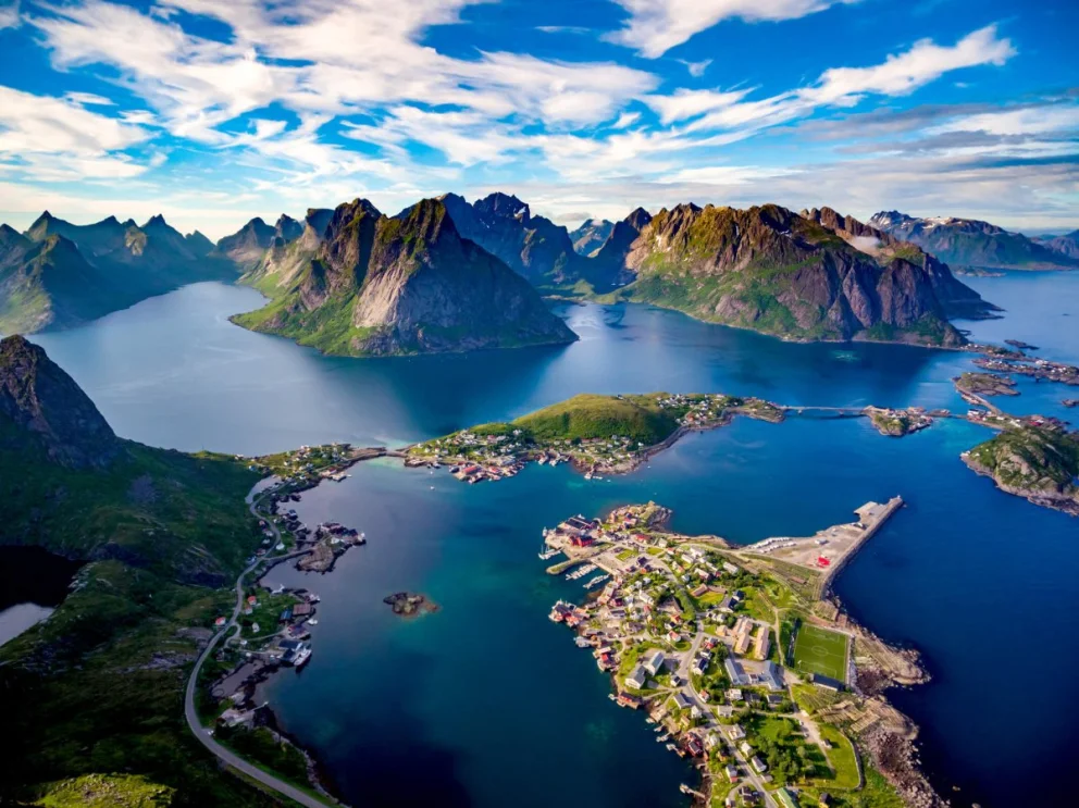 Guía Maestra para Explorar los Fiordos de Noruega: Ingeniería de Viajes en la Naturaleza Escandinava