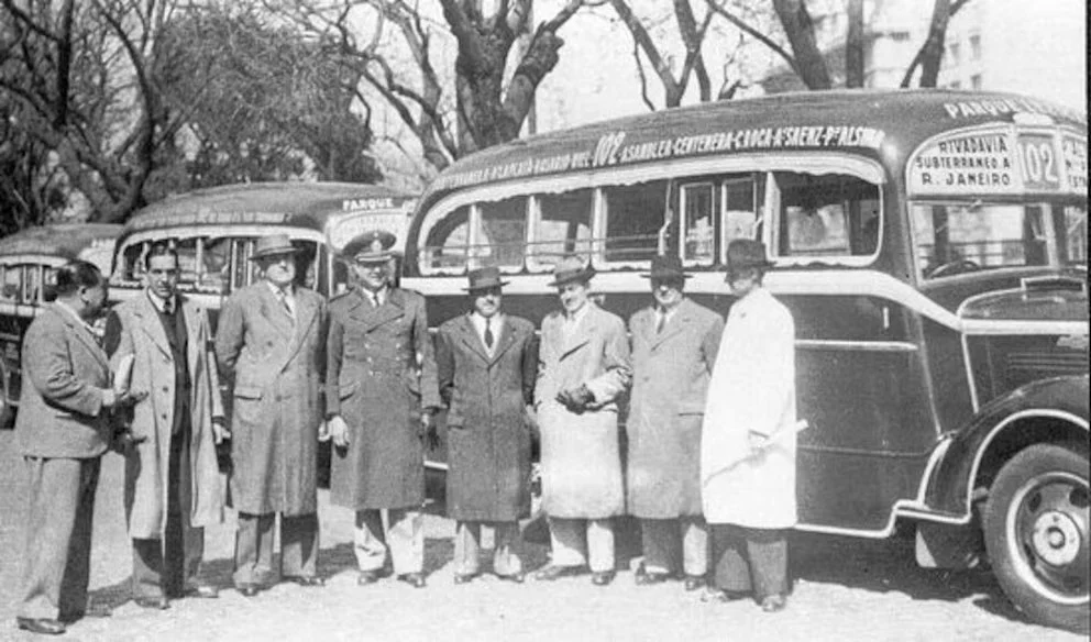 Día del colectivo: cómo fue el primer viaje que se realizó en Argentina