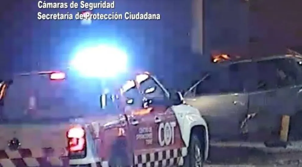 El choque de un automóvil contra una estación de servicio terminó con un ocupante detenido: tenía pedido de captura