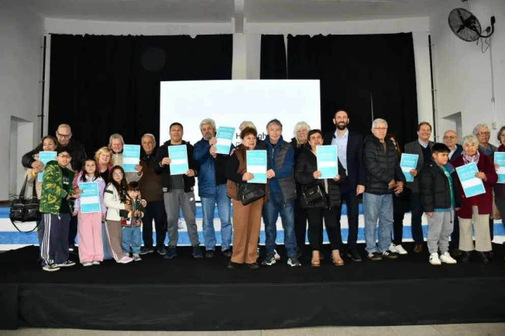 Más familias de Hurlingham acceden a la tierra y la vivienda