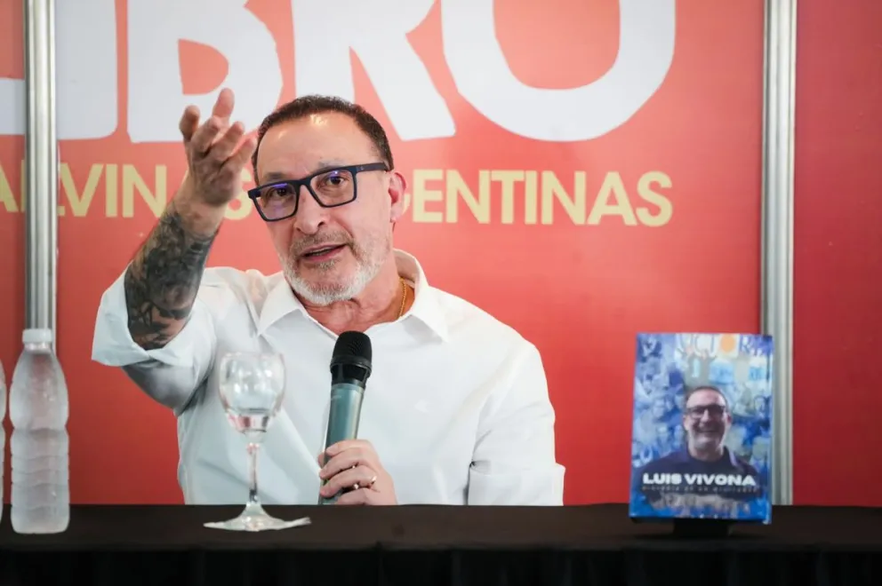 Vivona presentó “Historia de un Militante” en la 7º Feria del Libro de Malvinas Argentinas